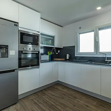 Captivating 4-bed House In Cadaval District-lisbon Torre (Lisbon)