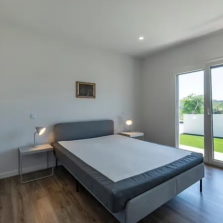 Captivating 4-bed House In Cadaval District-lisbon Holiday home