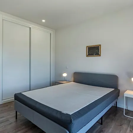 Captivating 4-bed House In Cadaval District-lisbon