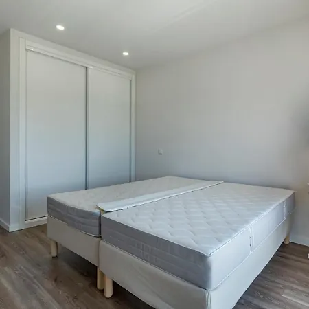 Captivating 4-bed House In Cadaval District-lisbon Torre (Lisbon)