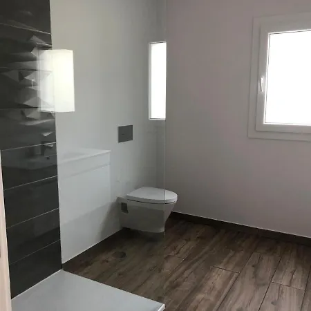 Captivating 4-bed House In Cadaval District-lisbon *