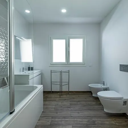 Сasa de vacaciones 4 Bed - Sleeps 8 - Pool - Garden - Parking *