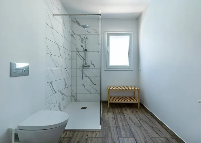 Feriehus 4 Bed - Sleeps 8 - Pool - Garden - Parking Vermelha