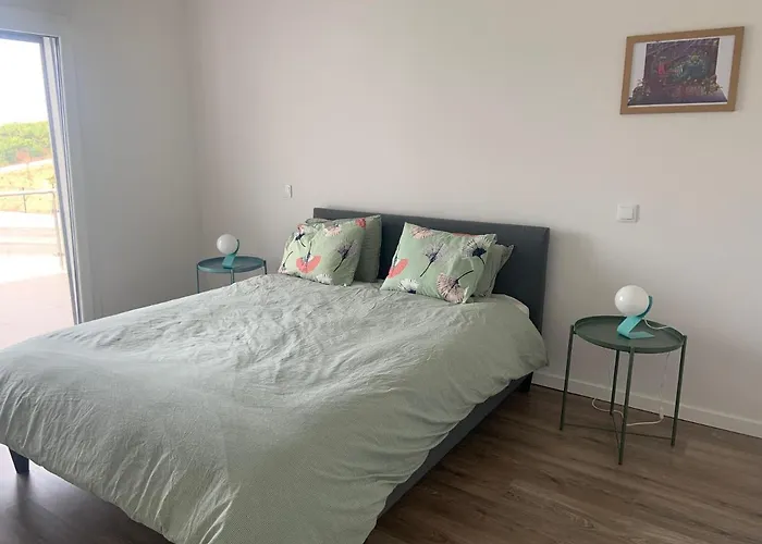 4 Bed - Sleeps 8 - Pool - Garden - Parking Feriehus Vermelha
